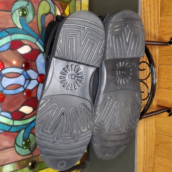 UGG Esther Classic Boot - size 11 - Picture 4 of 4